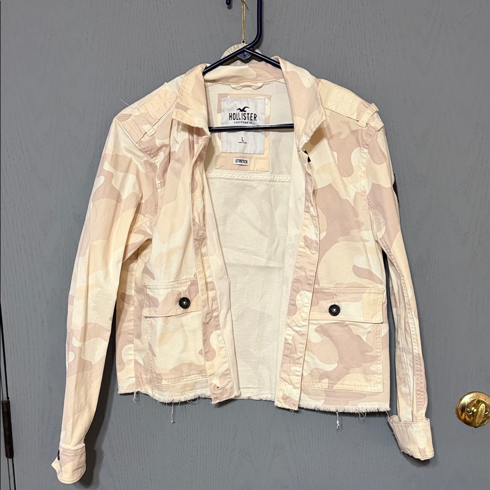 Hollister Women's Utility Jacket - Cream Camouflage